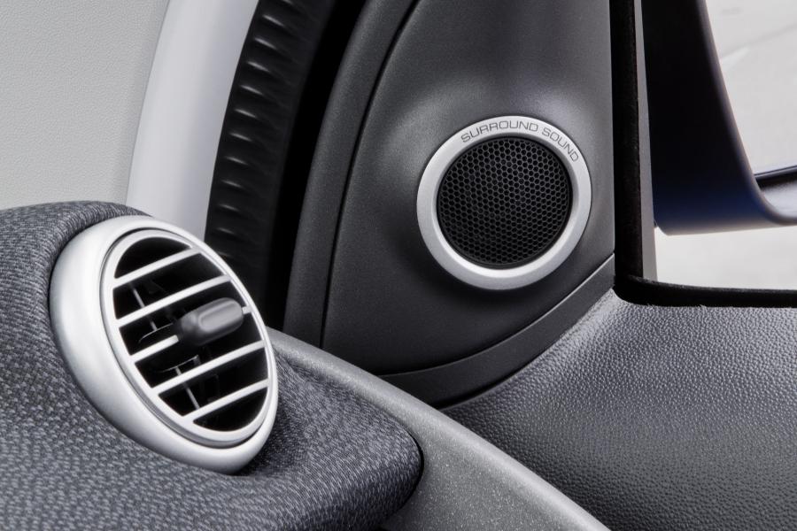 Детали интерьера Smart ForTwo Edition Iceshine Coupe (C451) 2012 года  (фото 7 из 24)